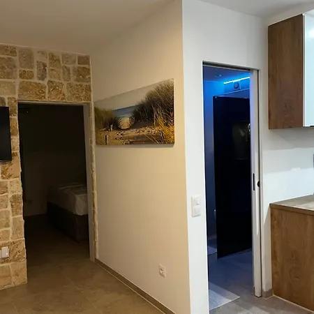 Divkovic Apartment Vir