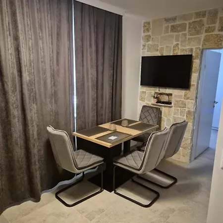 Apartment Divkovic