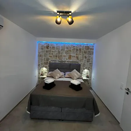 Apartment Divkovic *