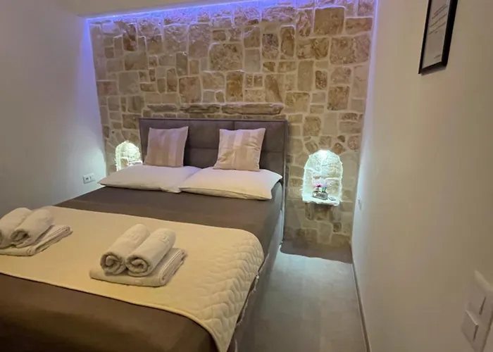 Divkovic Apartment Vir