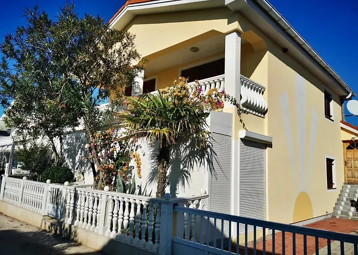 Divkovic Apartment Vir